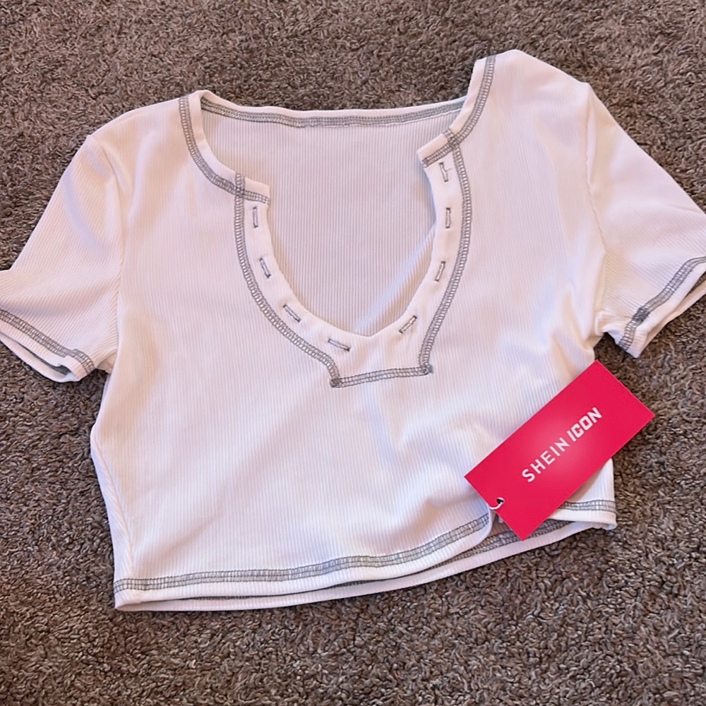 NWT white top